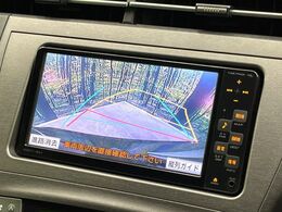 【バックカメラ】駐車時に後方がリアルタイム映像で確認できます。大型商業施設や立体駐車場での駐車時や、夜間のバック時に大活躍！運転スキルに関わらず、今や必須となった装備のひとつです！