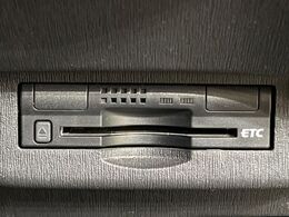 【ETC】高速道路の料金所をストレスなく通過！話題のスポットやサービスエリアに多い「スマートIC」利用時は必須のアイテムです。当店でセットアップを実施、ご納車当日からすぐにご利用いただけます！