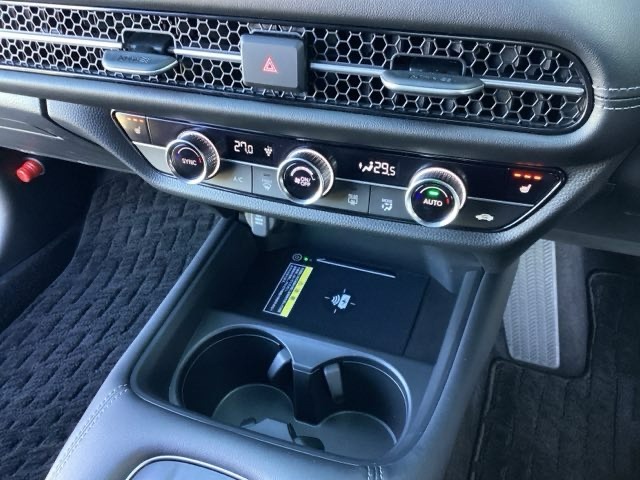 運転席、助手席にシートヒーターを装備(*^_^*)寒い日もポカポカ快適ですよ。