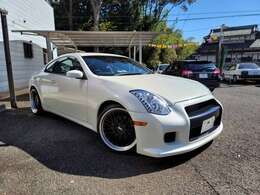 ホワイトパールの外装は目立つ大きなキズやへこみ等無くキレイです気になる箇所があればお気軽にお問い合わせ下さい！！