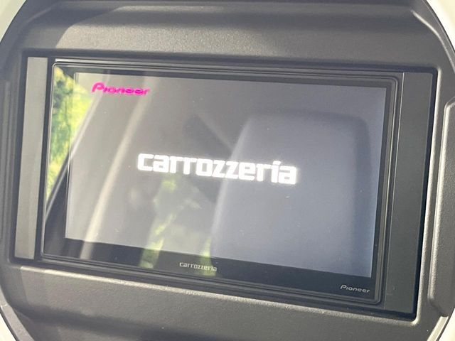 【ディスプレイオーディオ】お持ちのスマホやMP3プレイヤーとの無線接続で音楽再生が可能！コードで繋ぐわずらわしさも無く、手軽にお気に入りの音楽を楽しめます。