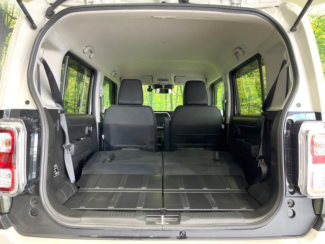 普段のお買い物や通勤、送迎等に十分な荷室スペースを確保しております。セカンドシートを倒すと、大きな荷物の積載も可能です♪