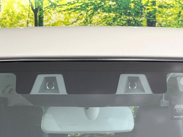 【スズキ　セーフティサポート】走行中に前方の車両等を認識し、衝突しそうな時は警報とブレーキで衝突回避と被害軽減をアシスト。より安全にドライブをお楽しみいただけます。