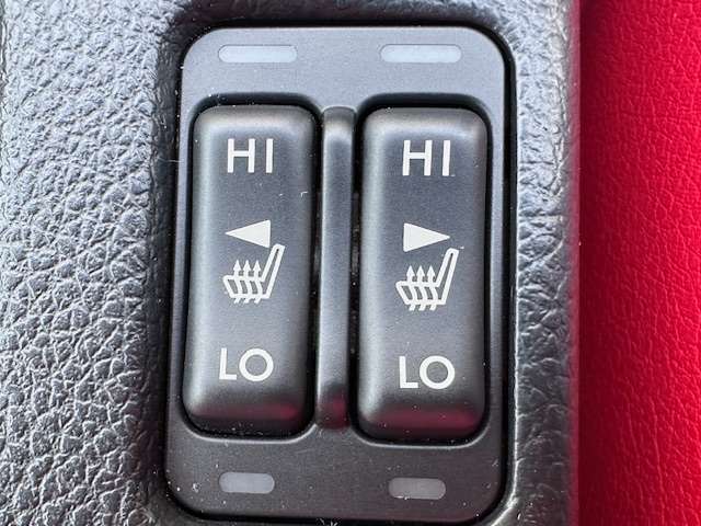 車検整備もお任せ！当店は無駄な部品交換を致しません。使える部品・交換すべき部品をお客様立会いの下わかりやすくご説明させて頂きます！ご納得頂いた上で、交換についてお客様自身で決めて頂き整備を実施します。
