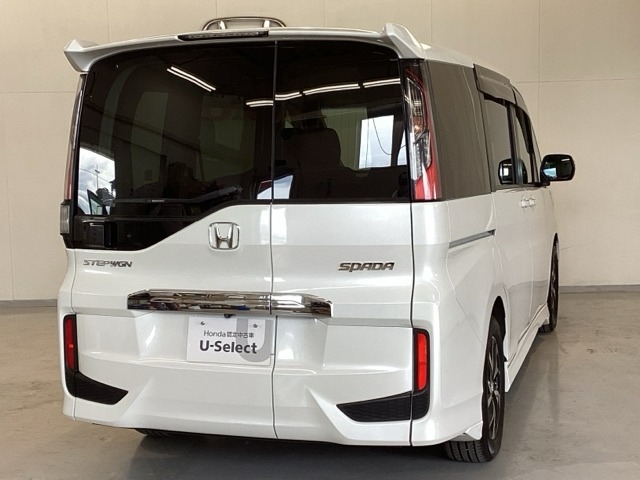 【Honda認定中古車 U-Select】　は3つの安心をお約束します。　1　Hondaのプロが整備した安心。 2　第三者機関がチェックした安心。　3　購入後もHondaが保証する安心。