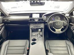 ・パドルシフト・レザーシート・パワーシート・シートヒーター（運転席＋助手席）・ステアリングヒーター・横滑り防止機能・ABS・盗難防止装置