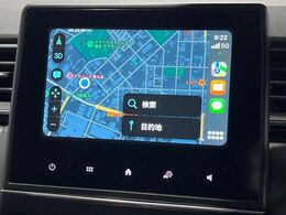 ●Apple　Car　Play：スマホとの有線接続で、ナビ・オーディオ再生などスマホのアプリ機能が画面でも使える便利機能です！