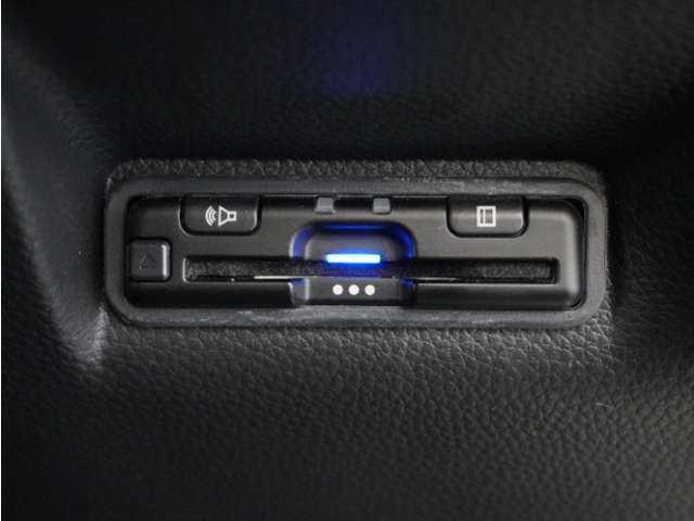 今や必需品の◆ETC車載器　装備車◆　有料道路を利用する際にスムースに通過でき、わずらわしい料金支払いから開放されます！