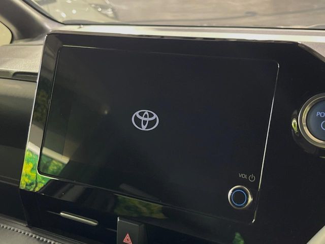 【純正ナビ】人気の純正ナビを装備。オーディオ機能も充実しており、Bluetooth接続すればお持ちのスマホやMP3プレイヤーの音楽を再生可能！毎日の運転がさらに楽しくなります！！