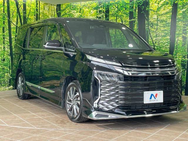 高透明度のガラス皮膜で撥水はもちろん、上質なツヤ・光沢を実現。紫外線や酸性雨から大切な愛車を保護し、色あせ・劣化を防止。「弾スプラッシュコート」、「弾プリミッサコート」からお選びいただけます。