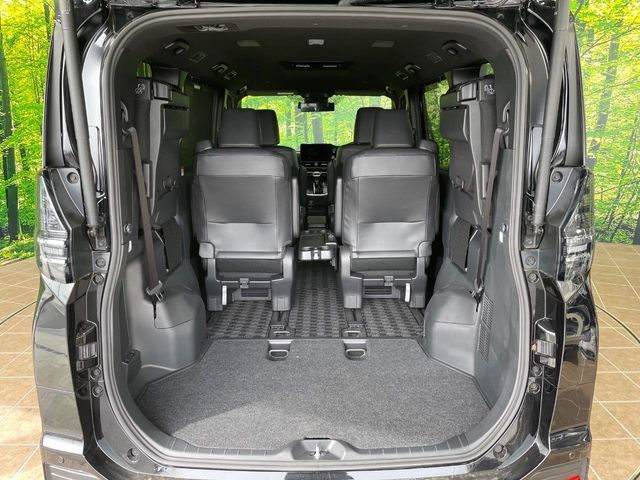 普段のお買い物や通勤、送迎等に十分な荷室スペースを確保しております。セカンドシートを倒すと、大きな荷物の積載も可能です♪