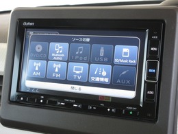ナビゲーションはギャザズメモリーナビ（VXM-214VFi）を装着しております。AM、FM、CD、DVD再生、Bluetooth、音楽録音再生、フルセグTVがご使用いただけます。
