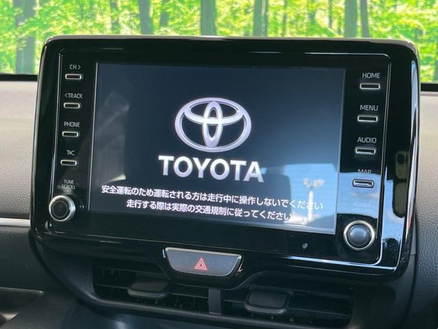 【純正8型ディスプレイオーディオ】人気の純正ナビを装備。オーディオ機能も充実しており、Bluetooth接続すればお持ちのスマホやMP3プレイヤーの音楽を再生可能！毎日の運転がさらに楽しくなります！！