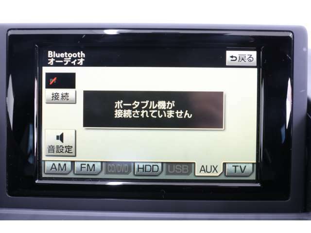 純正のHDDナビはフルセグTV、HDDミュージックサーバー、CD、DVD、に対応しています。これだけ揃っていれば退屈することもありませんね。