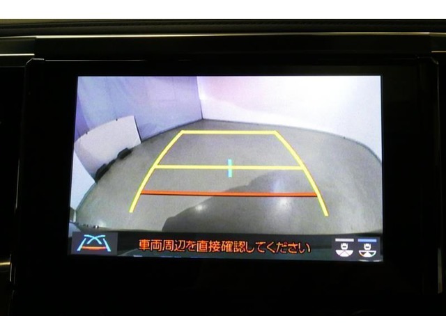 バックモニターガイドが付いているので安心！夜間でもハッキリとよく見えるので暗い所でも確認出来て安心です。