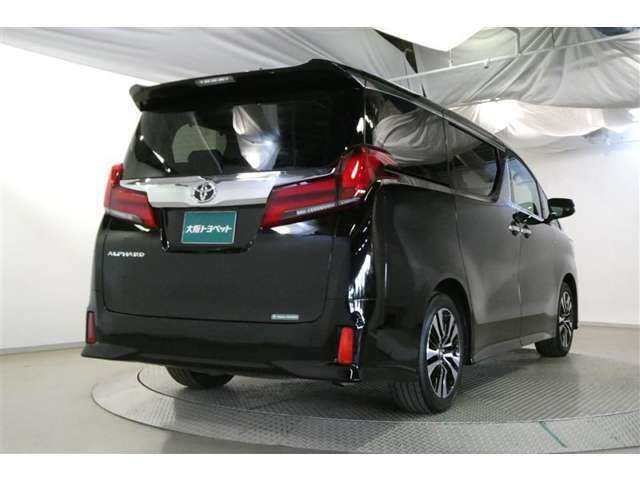 走りにこだわりながら収納力も持ち合わせたお車です。荷物を載せて軽快なドライブを楽しめますよ♪