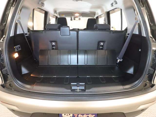 広い商談スペースにキッズルームも完備です♪お子様も含めご家族みんなでご来店下さい。無料ソフトドリンク飲み放題です♪楽しく車を探しをしましょう♪信頼のおけるスタッフ全員でご購入のお手伝いさせて頂きます！