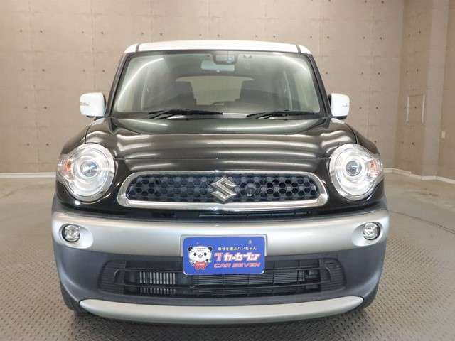 当店は夜間でも明るいライトの下ではっきりとクルマの状態を確認することが出来ます。事前にご連絡頂ければ待つことなくスムーズにご覧頂けます。聞いて、見て、触って、乗って選ぶ事が出来る販売店です♪