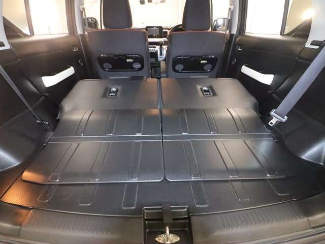 売る側が「キレイ」と言うのは当たり前。誰もが綺麗なお車を選びたいはず！当店では全車両が展示される前にクリーニング済みです♪（登録済未使用車は除く）だからこそ自信を持って「キレイ」と言わせて頂きます♪