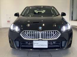 BMW代表的な特徴のキドニーグリル。BMWのすべてのモデルに採用され、BMWらしさを強調しております。