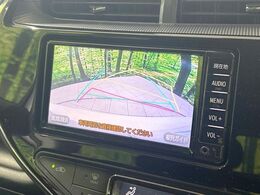 【バックカメラ】駐車時に後方がリアルタイム映像で確認できます。大型商業施設や立体駐車場での駐車時や、夜間のバック時に大活躍！運転スキルに関わらず、今や必須となった装備のひとつです！