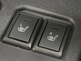 【シートヒーター】寒い日に重宝するシートヒーター！エアコンより早く温まってくれるので寒がりの人も安心ですね♪エアコンの温風は乾燥するから苦手、という方にもをおすすめです。