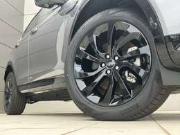 【20インチ スタイル5089 5スプリットスポークグロスブラックフィニッシュ メーカーOP：124,000円】グリップ力もある大口径のアロイホイール当モデルとかなりマッチしております。