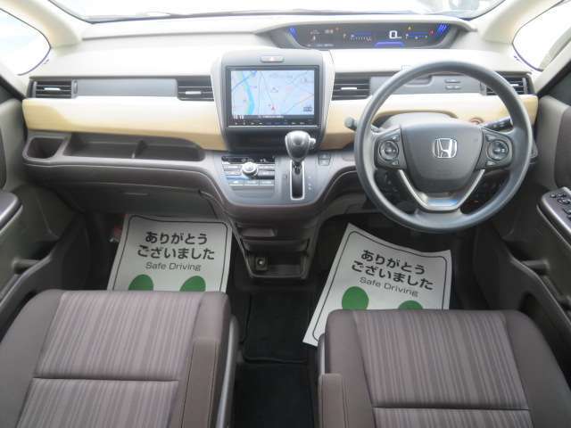 インパネ周りの画像です！展示場もショールームも清潔を心掛けておりますので、ごゆっくりとおくつろぎ頂けると思います！