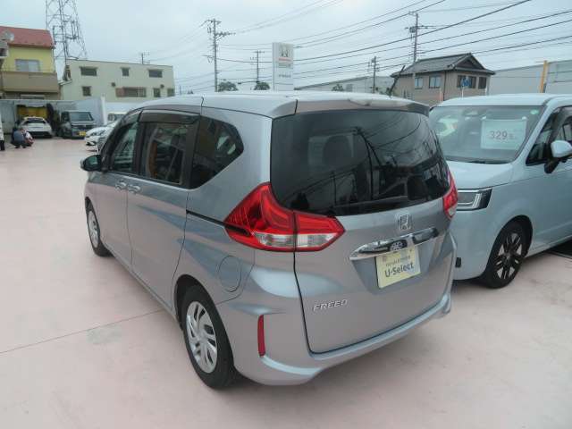 左後ろからの画像です！日々お買い得車両続々入庫しております！