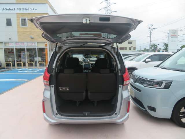 トランクの画像です！当店のカーライフアドバイザーがお客様にぴったりの車両をご提案致します！