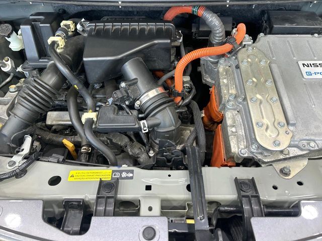 親切・丁寧な専門メカニックスタッフが応対！・車検・点検整備・事故等の修理などアフターサービスも安心。お車のカスタマイズもネクステージのサービススタッフまでご相談ください！