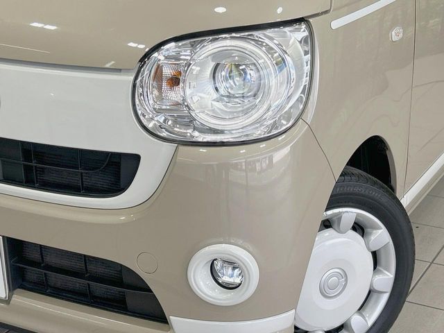 【LEDヘッドライト】悪天候や夜間走行時も良好な視界を確保し安心して運転できる高輝度LEDヘッドライトを装備！点灯速度が早く、消費電力も抑えられています。