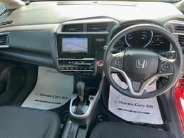 【HondaSENSING】衝突を予測してブレーキをかけたり、前のクルマとちょうどいい距離でついていったりできる多彩な安心・快適機能を搭載した先進の安全運転支援システムです。
