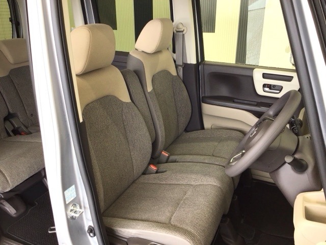 車内は徹底的にクリーニングされているので、快適にお乗りいただけます。