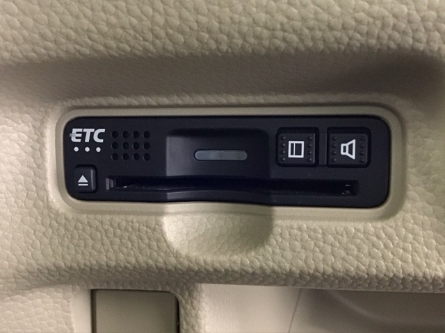 ETC付きで高速道路をノンストップ・キャッシュレスで利用出来ます！スマートインターの出入りも利用可能でとても便利です！