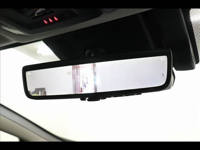 ◆弊社はクルマ年間約9000台を取引（グループ各社含む）！当店では専属のバイヤーが厳選した車輌のみ小売販売しております。また、展示車は全て第三者機関が査定済みです。