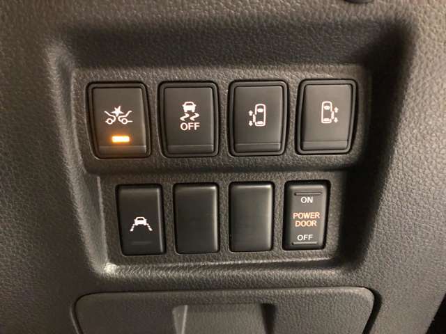 両側電動スライドドアなので運転される方も乗車される方もとっても便利です♪