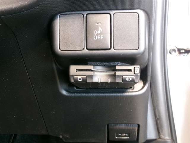 ETC車載器付きです。高速道路の料金所もスムーズに通過できます。