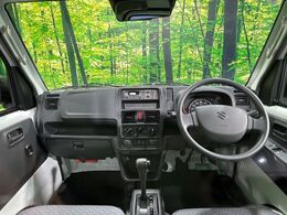 グループ総在庫数約30，000台！！全国の系列店からメーカー・車種問わずご紹介出来るので、あなたにピッタリのお車が見つかるはずです♪まずはお問い合わせ下さい☆