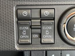 【両側パワースライドドア】スマートキーや運転席のスイッチで後席両側スライドドアの開閉が可能♪電動だから力を入れてドアを開ける必要が無く、小さなお子様でも簡単に開け閉めでき快適です♪