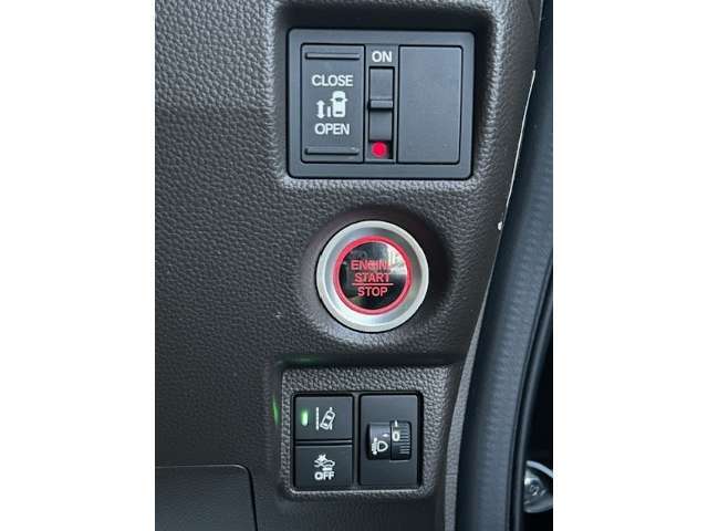 運転席操作部スイッチの画像です。