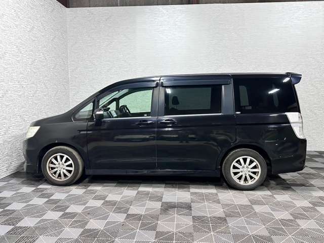 ガレージイフィニティには多数、車種様々な在庫がございます。きっとお気に入りの一台に出会えるはずです♪