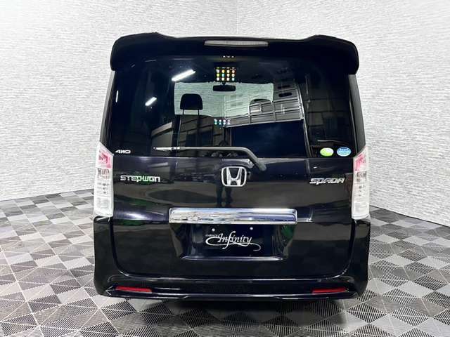 お車は納車前に点検整備を実施しお渡しさせてさせて頂きますので、ご安心くださいませ。