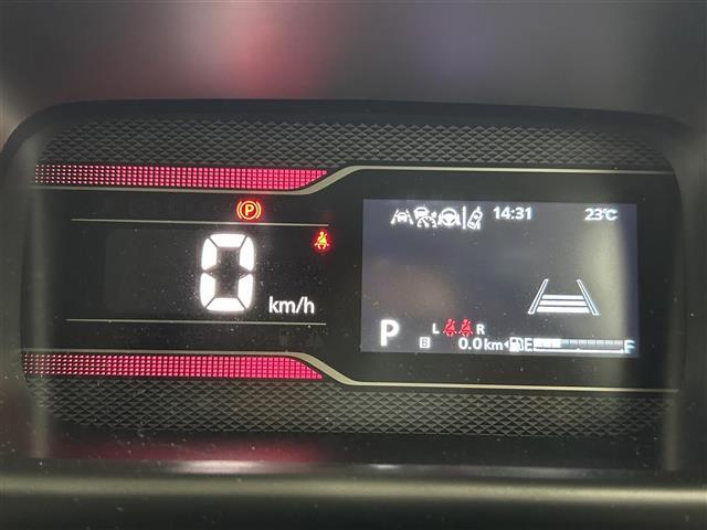 【スピードメーター】メーターがシンプルで見やすく運転しやすいですね！