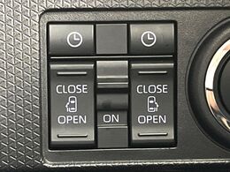 【両側パワースライドドア】スマートキーや運転席のスイッチで後席両側スライドドアの開閉が可能♪電動だから力を入れてドアを開ける必要が無く、小さなお子様でも簡単に開け閉めでき快適です♪