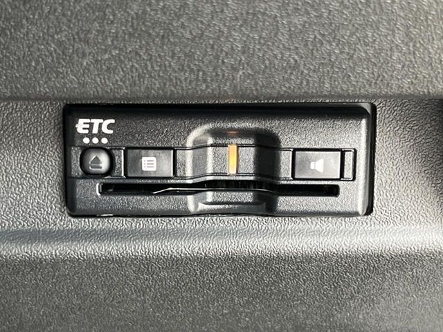 【ETC】高速道路の料金所をストレスなく通過！話題のスポットやサービスエリアに多い「スマートIC」利用時は必須のアイテムです。当店でセットアップを実施、ご納車当日からすぐにご利用いただけます！
