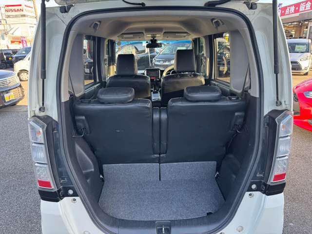 弊社指定業者によるルームクリーニング実施☆エンジンルームから車内まで無料クリーニング♪ご納車前のボディコーティングも専門の業者が常駐しておりクオリティの高いコーティングを低価格にてご提供しております♪