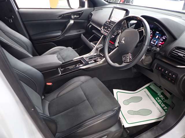 乗り心地が良いシートでまったりしちゃいますね☆余裕のあるスペースなので長時間の運転も安心ですね！