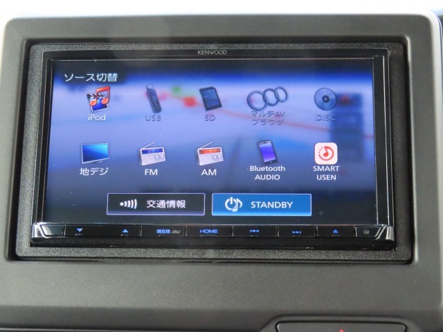 【 ケンウッド製ナビ・MDV-S706 】Bluetooth接続に対応しています。その他、TVやAM/FMラジオの視聴・CDやDVD再生・USB接続などが可能です。