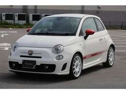 アバルト500　入庫しました！　5速ミッション　スロットルコントローラー　Bluetooth接続可能　ETC　OZ17インチアルミホイール　シートローダウン　お気軽にお問い合わせください！